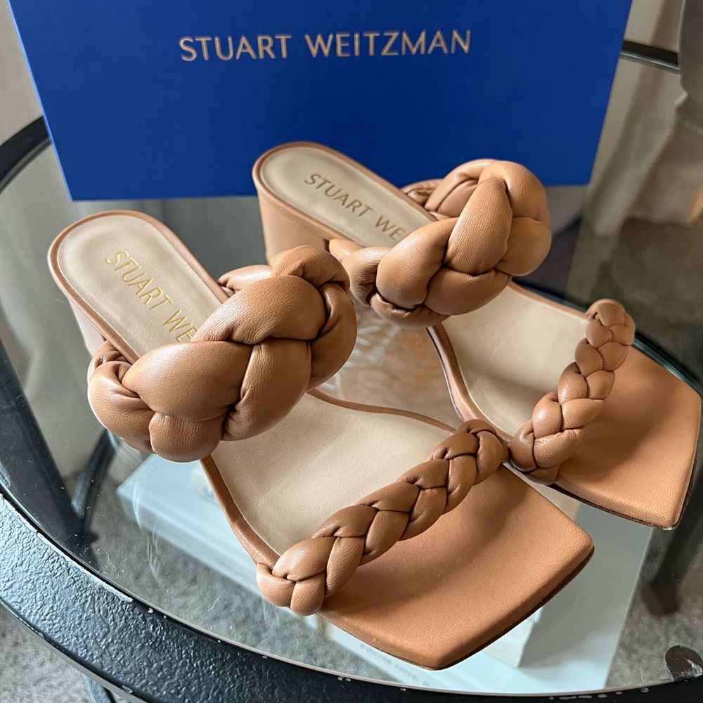 Stuart Weitzman nude sandals. Size 6.5/36.5. Excellent condition.